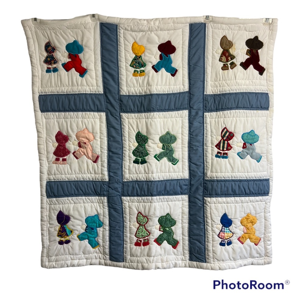 Vintage Dutch Boy and Sun Bonnet Girl Baby Quilt